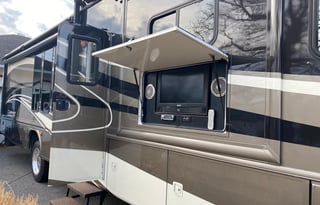 2010 Damon Challenger 371