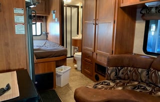2011 Coachmen RV Freelander 21QB  Chevy 3500