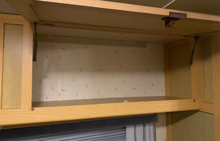 The Winne has empty and clean storage, so you can organize your things and easily pack them away in latching cabinets for your trip.