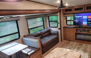 WHY CAMP, WHEN YOU CAN GLAMP?!