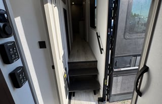 2025 Montana High Country 385 BR