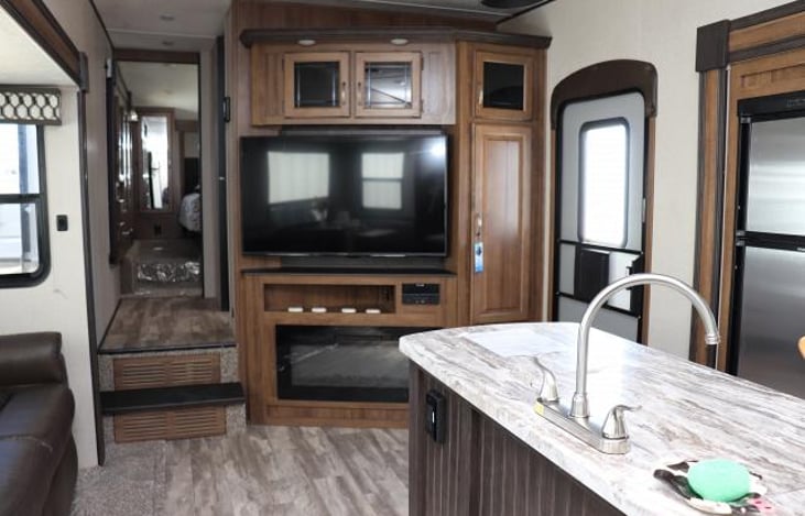 Main entrance & hall to main bedroom & bathroom.