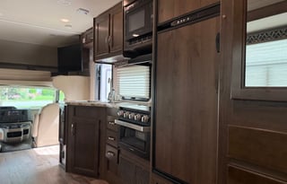 Redhawk Retreat- Pets Allowed!!