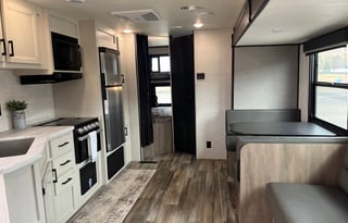 Lone Pine Go Play Bunkhouse