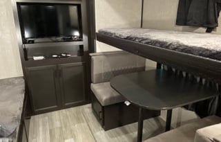 Impressive Family favorite RV! 3 slides 3 TV’s