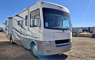 2011 Thor Motor Coach Hurricane 34B