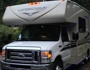 Coachmen RV Leprechaun 210RS Ford 350