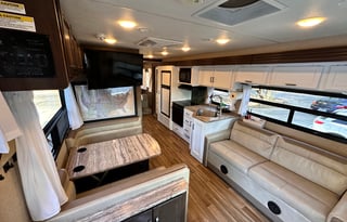 Renovated - WiFi, Pets, Jeep, Off-Grid, 24/7 Help