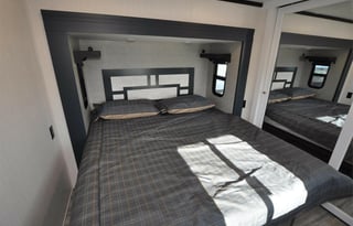 2024 Cedar Creek Bunk Room with own Bath Plus Loft