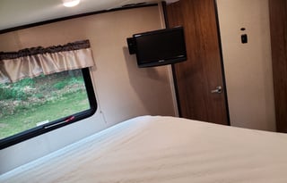 WHY CAMP, WHEN YOU CAN GLAMP?!