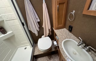 Mountain View Escape 2016 Thor ACE Coach +  Bikes
