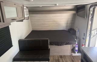 2024 Coleman Lantern 17B Travel Trailer.