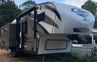 2015 Keystone Cougar 29RLI