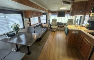 Motorhome Stationary-Not for Road Trip-We deliver