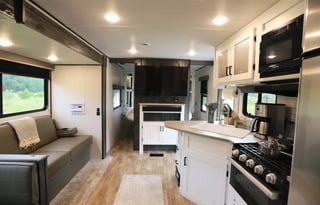 Loaded Brand New 2022 Keystone Hideout Sleeps 10
