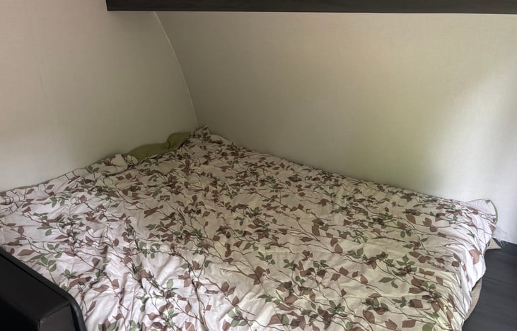 Queen bed