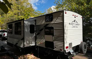 2022 East to West Della Terra