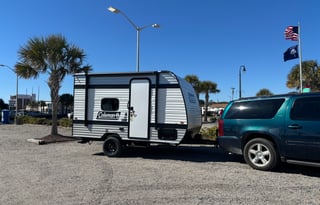 Cozy Coleman 13B Adventure Easy Tow Family Getaway