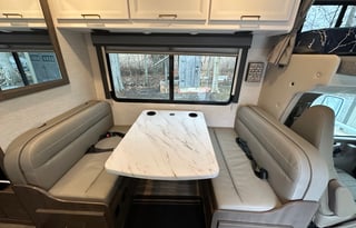 BRAND NEW!! 2025 Thor Four Winds 22B