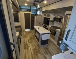 Keystone RV Montana High Country 381TH