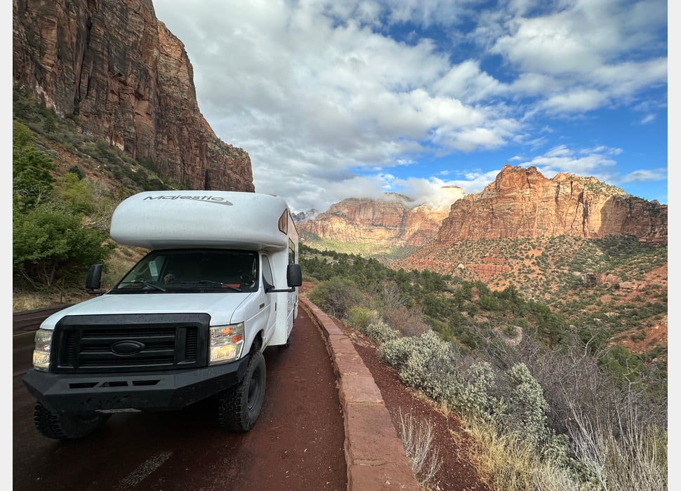 Class C Motor Home rentals in Johnstown
