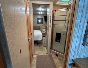 Newmar Canyon Star 3642