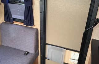 2017 Thor Motor Coach Four Winds 23A Grizzly5