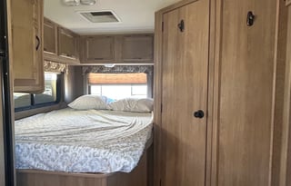 2015 Coachmen RV Freelander 22QB Ford 350
