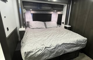 2023 Forest River Georgetown5S -Travelers/Disaster