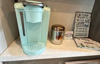 Comfortable Pet Friendly RV Loaded with Extras!!