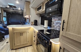 2023 Pet Friendly Shockwave Toy Hauler