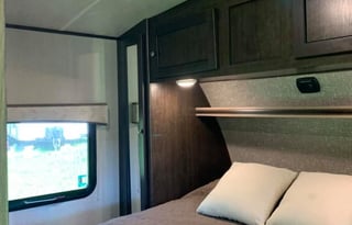 2017 Cruiser Shadow Cruiser S-240BHS