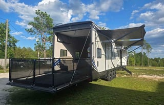 5th Wheel XLR BOOST Toy Hauler with Huge Garage
