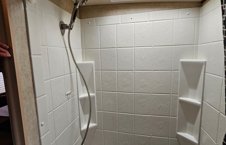 Full Shower Tub With upgraded shower Head on hose!!