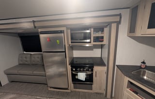 Your stress free RV getaway is here! Prowler 290BH