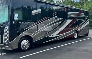 2021 Thor Motor Coach Challenger 35MQ