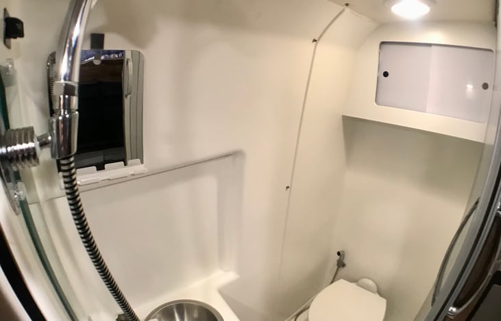 Biggest bathroom floor plan of any class B vans