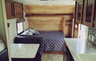 Meet Judy, retro themed camper w/ bunks to sleep 5