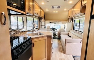 2018 28ft Thor Motor Coach Freedom Elite