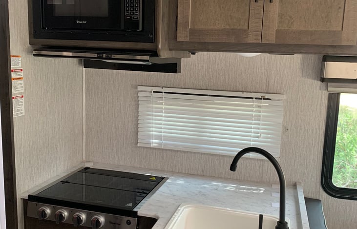 Kitchen Stove & Snick