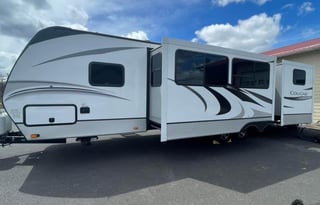 2020 Keystone RV Cougar Half-Ton 32RDBWE