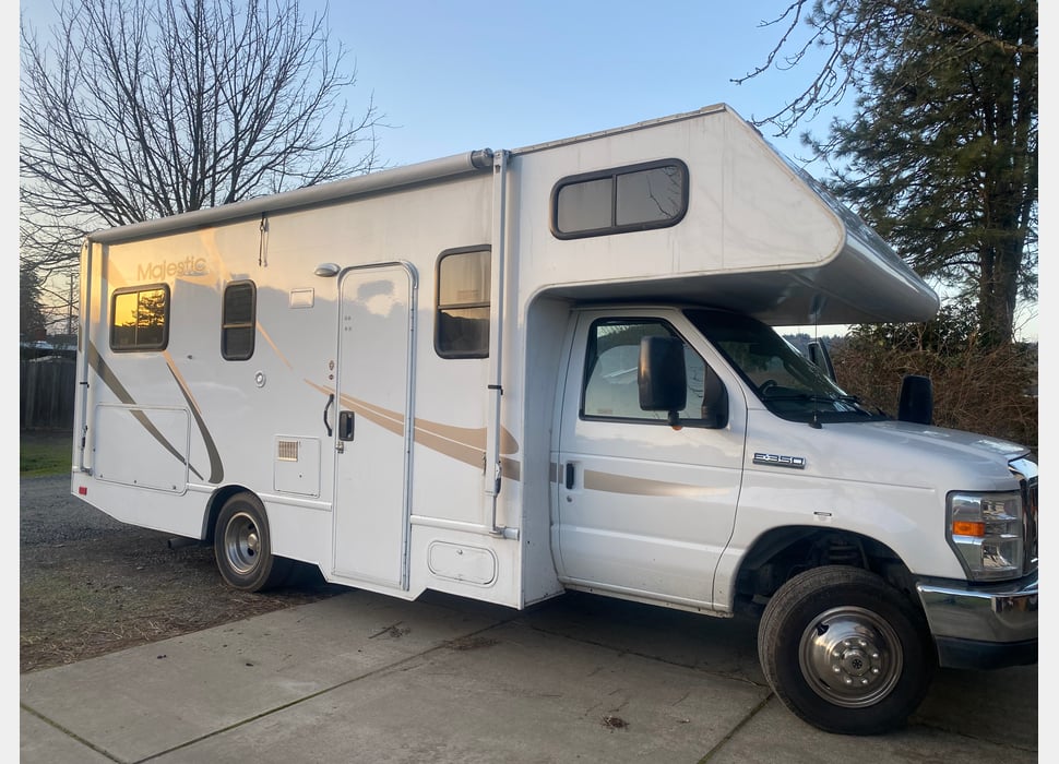 Class C Motor Home rentals in Delta Junction