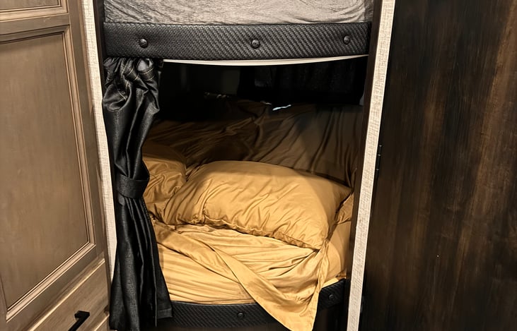 2 Full sized bunks bed, sleep 2 each