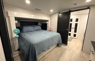 Pet Friendly 2026 Jayco Pinnacle *Delivery Only*