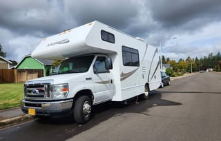 Happy Sasquatch RV Adventures-2015 Thor Majestic