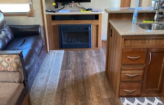 FIFTH WHEEL 37 Ft 2015 Prime Time Crusader Bunk HS