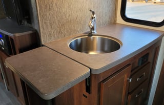 JANICE-2018 Forest River Sunseeker Bunkhouse