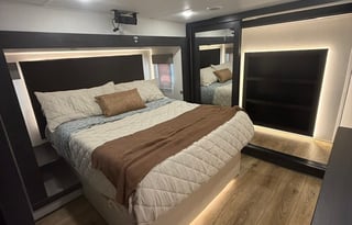 Luxury Camping Experience | Spacious Sabre 36DBB