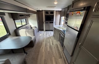 Sunny’s Family & Pet Friendly Adventure RV