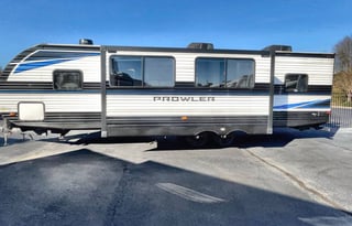 Lewis' Leisure Life RV Rental